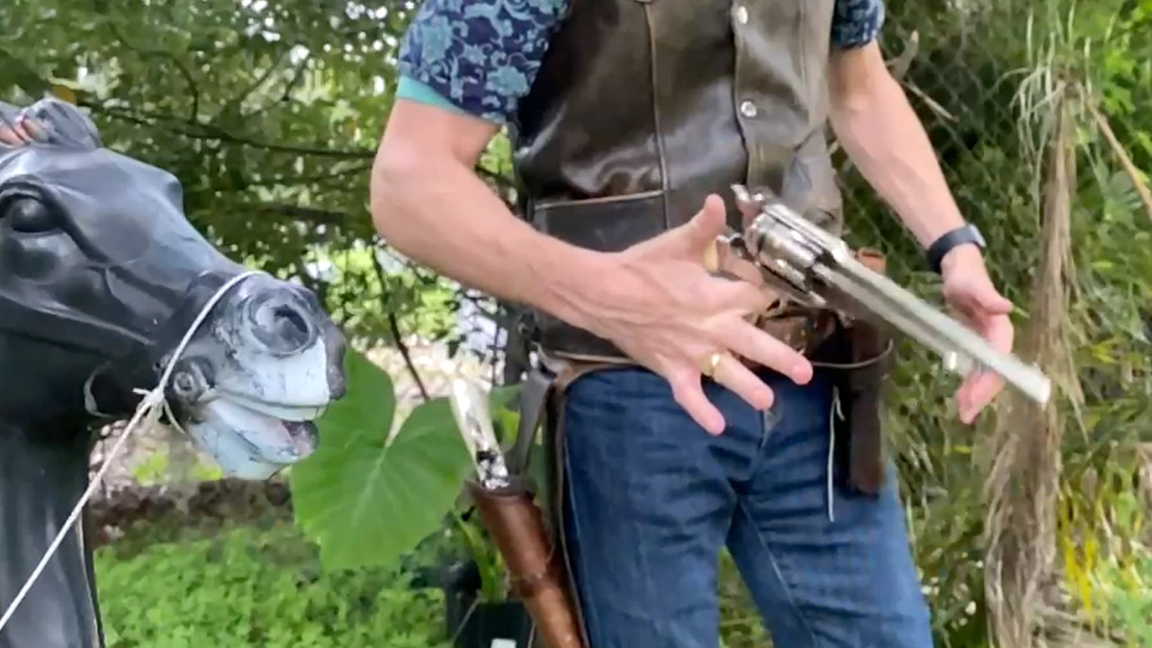 Pistol Twirlin'